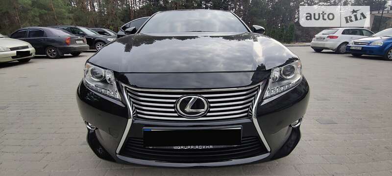 Седан Lexus ES 2014 в 