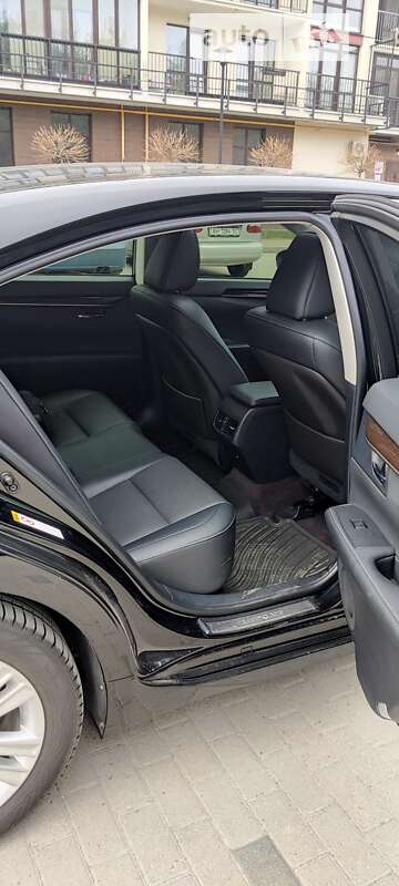 Седан Lexus ES 2014 в Києві