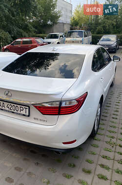 Седан Lexus ES 2014 в Киеве