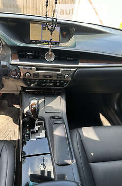 Седан Lexus ES 2013 в 