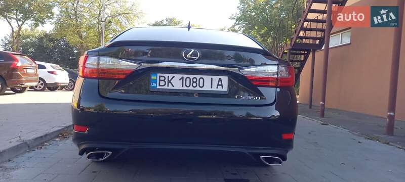 Седан Lexus ES 2016 в Ровно