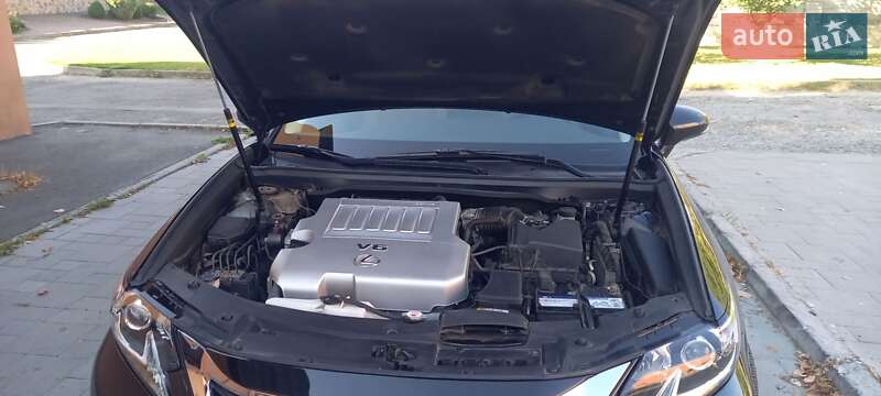 Седан Lexus ES 2016 в Ровно