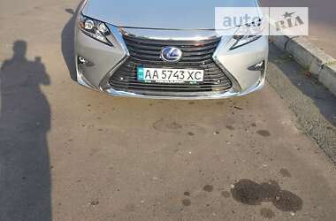 Седан Lexus ES 2014 в 