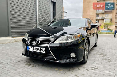 Седан Lexus ES 2013 в Вараше