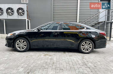 Седан Lexus ES 2013 в Вараше