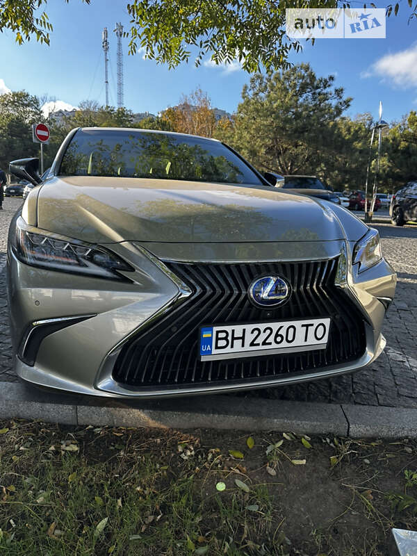 Седан Lexus ES 2019 в Одесі
