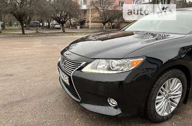 Седан Lexus ES 2014 в Кропивницькому