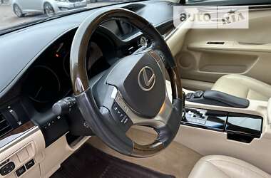 Седан Lexus ES 2014 в Кропивницькому