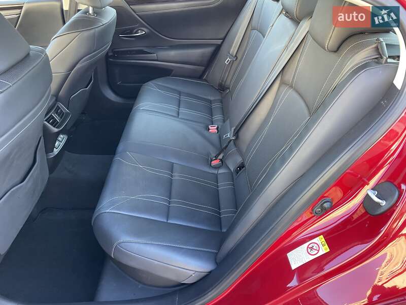 Седан Lexus ES 2018 в Одессе