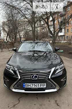 Седан Lexus ES 2015 в Подільську