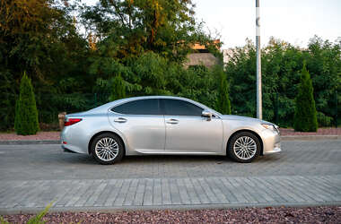 Седан Lexus ES 2012 в Кременчуці