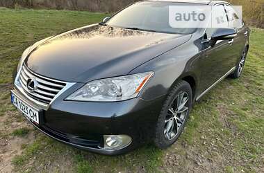 Седан Lexus ES 2010 в Умані