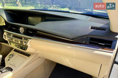 Седан Lexus ES 2013 в Кропивницком