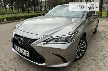 Седан Lexus ES 2022 в Киеве