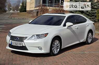 Седан Lexus ES 2013 в Харкові