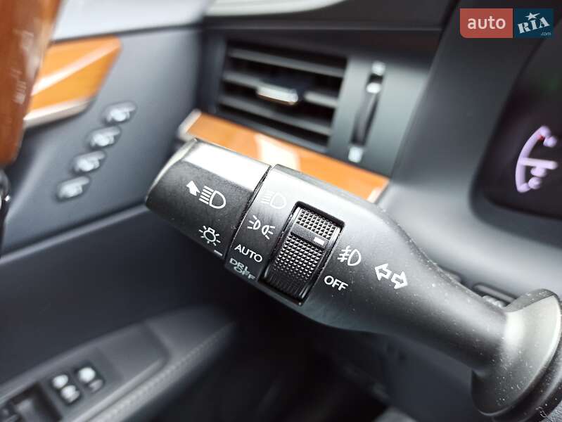 Седан Lexus ES 2015 в Днепре