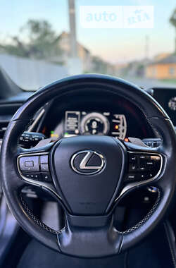 Седан Lexus ES 2019 в Измаиле