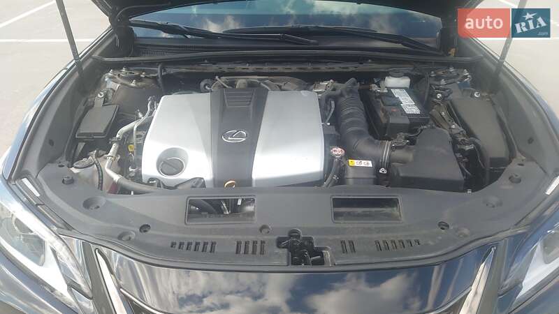 Седан Lexus ES 2022 в Києві