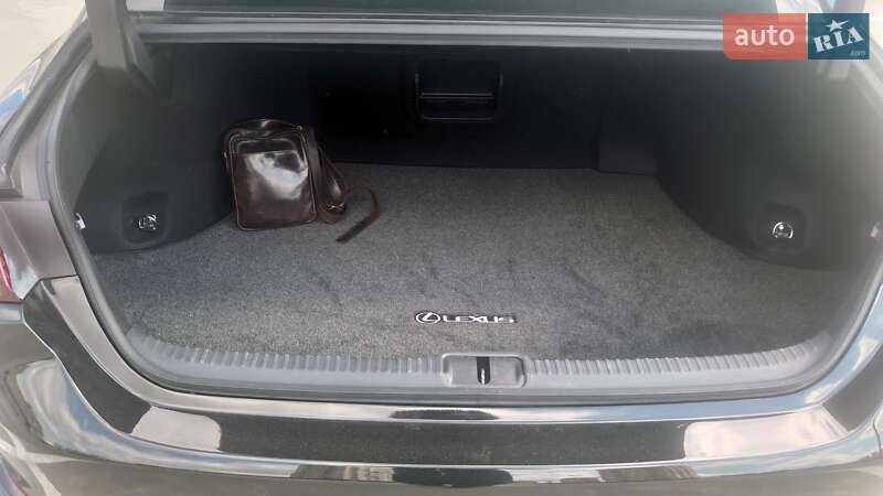 Седан Lexus ES 2022 в Києві