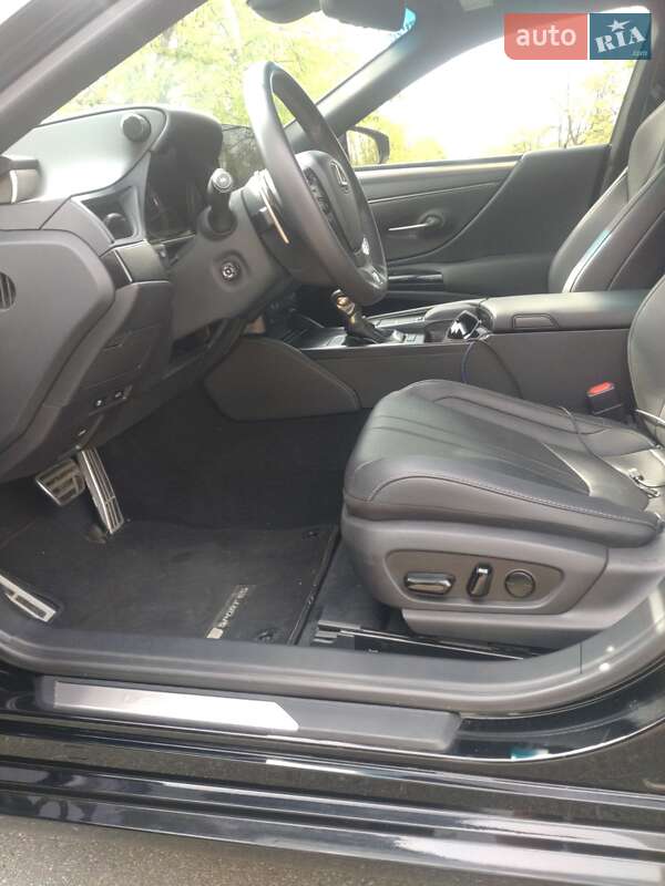 Седан Lexus ES 2022 в Києві