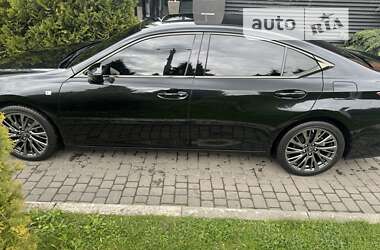 Седан Lexus ES 2021 в Львове