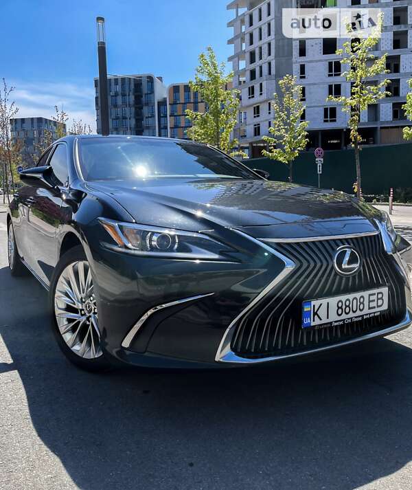 Седан Lexus ES 2019 в Києві