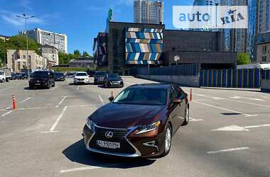 Седан Lexus ES 2016 в Києві