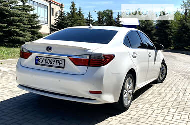 Седан Lexus ES 2013 в Харкові