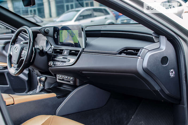 Седан Lexus ES 2022 в Днепре