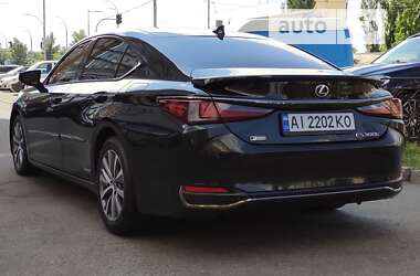 Седан Lexus ES 2020 в Киеве