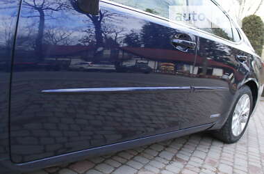 Седан Lexus ES 2012 в Дрогобыче