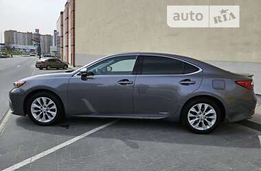 Седан Lexus ES 2014 в Львові