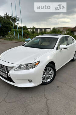 Седан Lexus ES 2013 в Умани