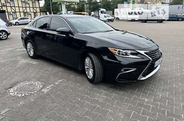 Седан Lexus ES 2018 в Рокитном