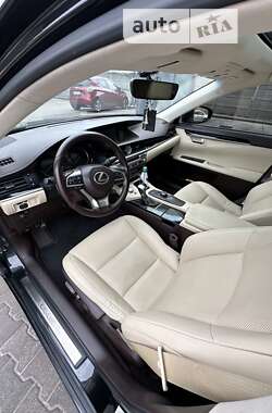 Седан Lexus ES 2018 в Ровно