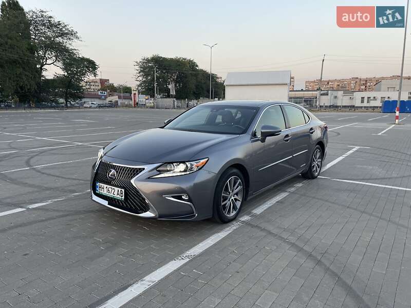 Lexus ES 2016