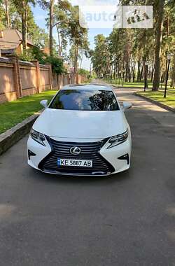 Седан Lexus ES 2015 в Чернігові