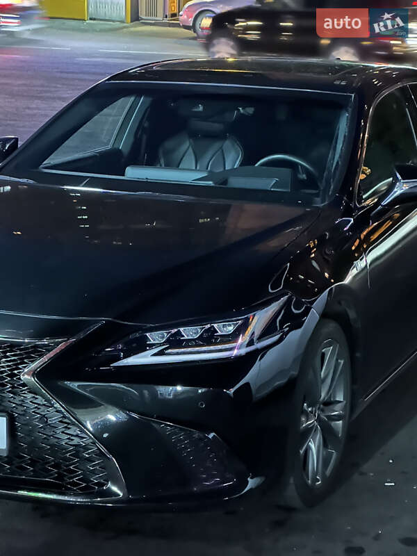 Lexus ES 2018