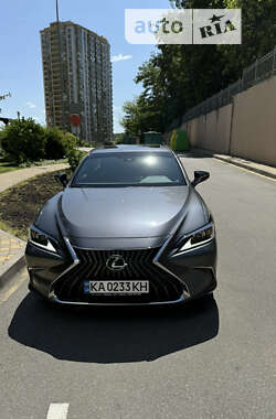 Седан Lexus ES 2022 в Києві