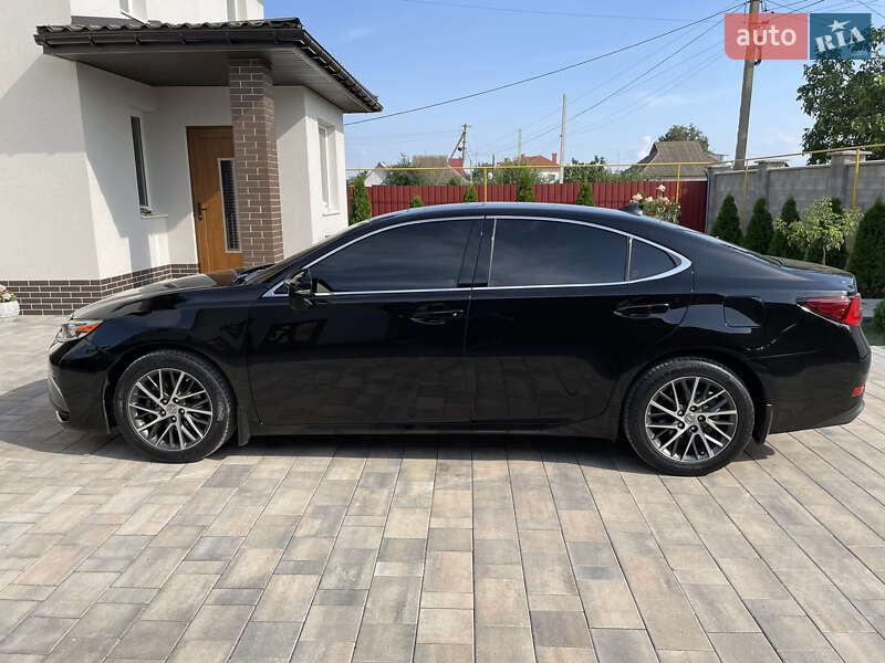 Седан Lexus ES 2018 в Одессе