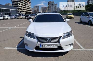 Седан Lexus ES 2013 в Киеве