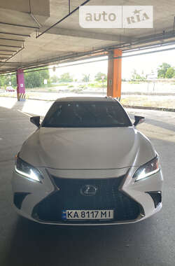 Седан Lexus ES 2018 в Києві