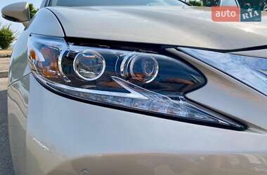 Седан Lexus ES 2013 в Черкассах