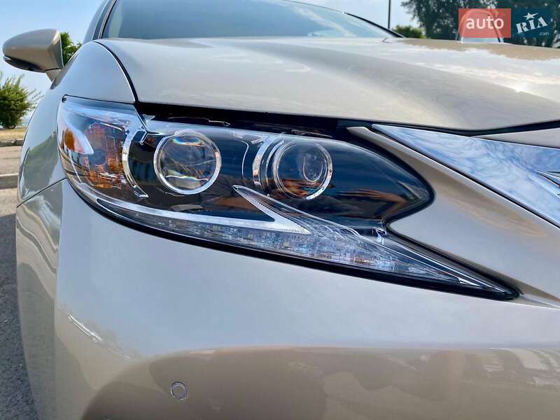 Седан Lexus ES 2013 в Черкассах