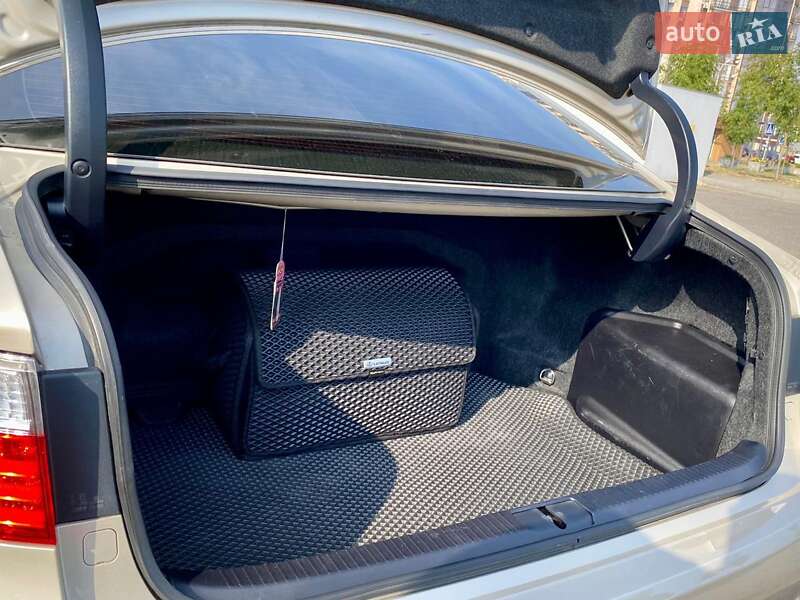 Седан Lexus ES 2013 в Черкассах