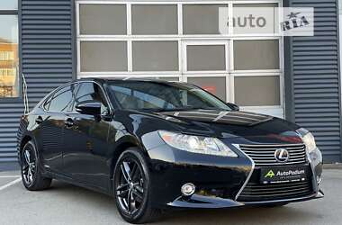 Седан Lexus ES 2014 в Киеве