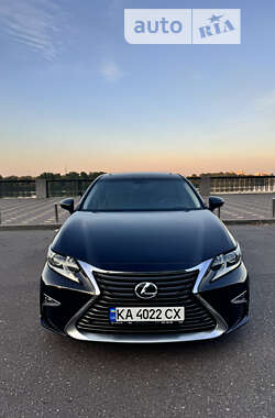 Седан Lexus ES 2014 в Киеве