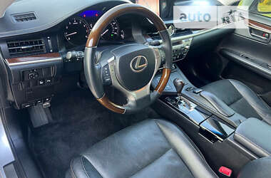 Седан Lexus ES 2013 в 