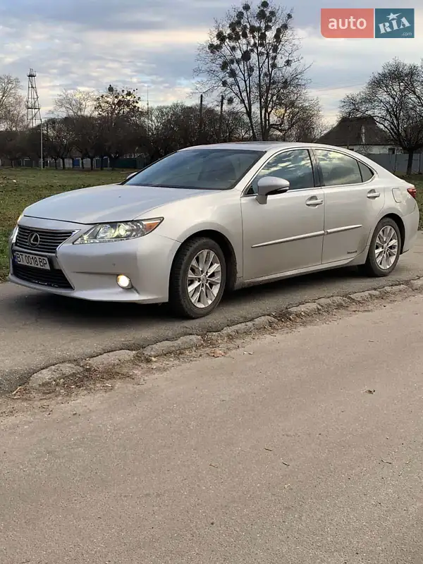 Lexus ES