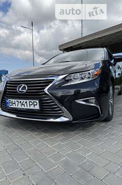 Седан Lexus ES 2015 в Одесі